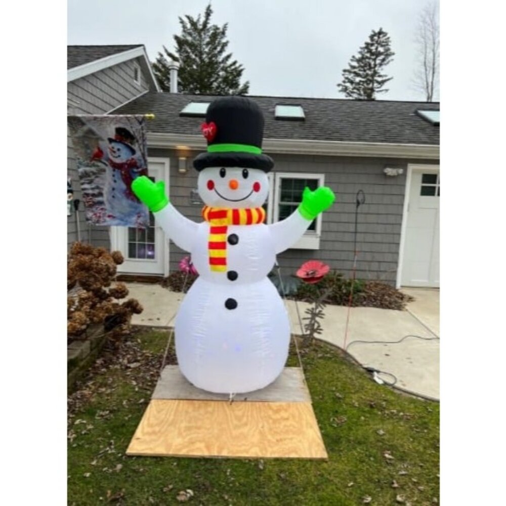 7 FT Christmas Inflatables Embrace Snowman Outdoor Decorations, Blow up Snow Man